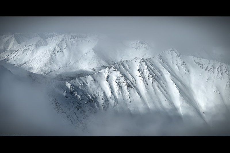 горы, снег, скалы, камни, небо, фирн, хребет, гребень, траверс, альпинизм, альпинист, сборы, хабаровск, баджал, 2011, май, апрель Спящие фото превью