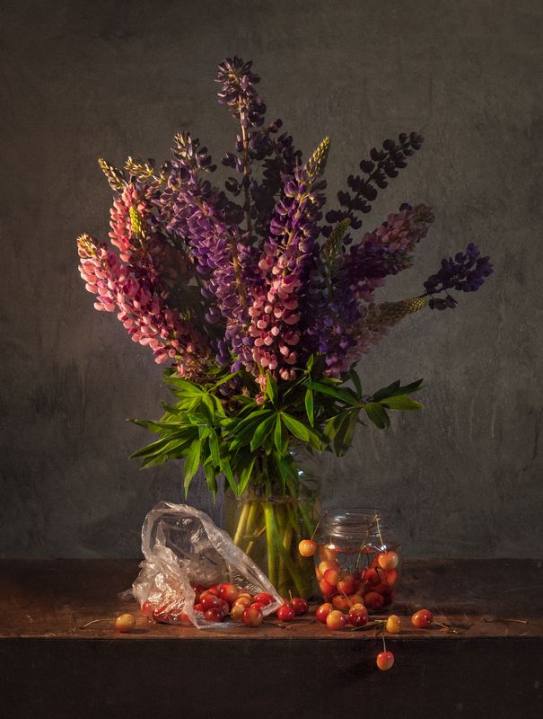 натюрморт, вишни, цветы. still life, flowers, evgeny kornienko Натюрморт с цветами и вишней фото превью