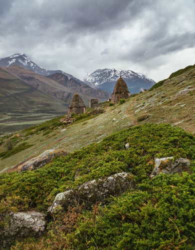 Склепы горцев в Чегемском ущелье