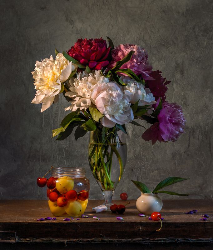 натюрморт, пионы, черешня, евгений корниенко, still life, peonies, cherry, evgeny kornienko натюрморт с пионами и черешней фото превью