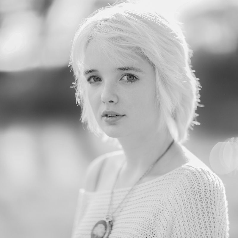 Summer portraitphoto preview