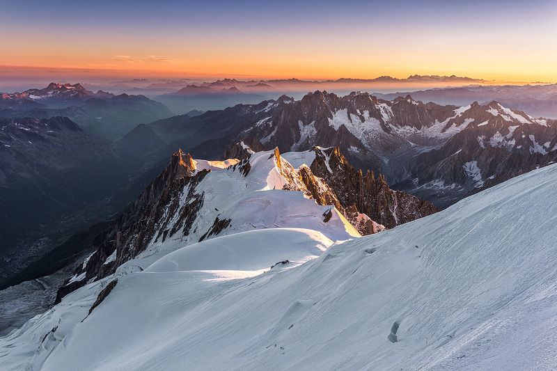 Mont Blanc, Alp, Alps, summit, top, snow, mountains, trip, trekking,  Sunrise in Alps фото превью