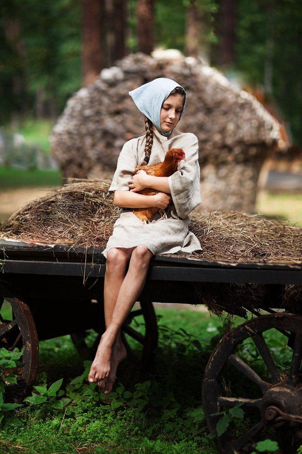 девушка, русская, курица, курочка, крестьянка, сказка, историческая, красивая, Дарья Комарова
