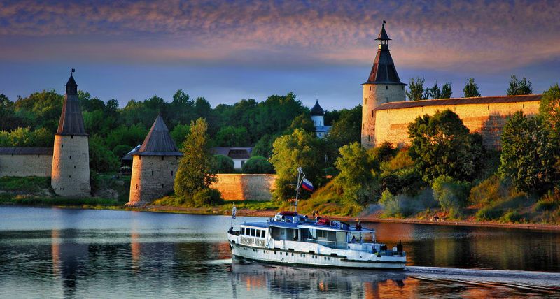 россия, псков Псковская крепость на закате фото превью