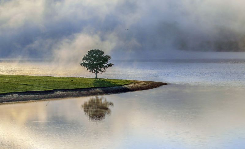 Sunrise on the city of Dalat фото превью