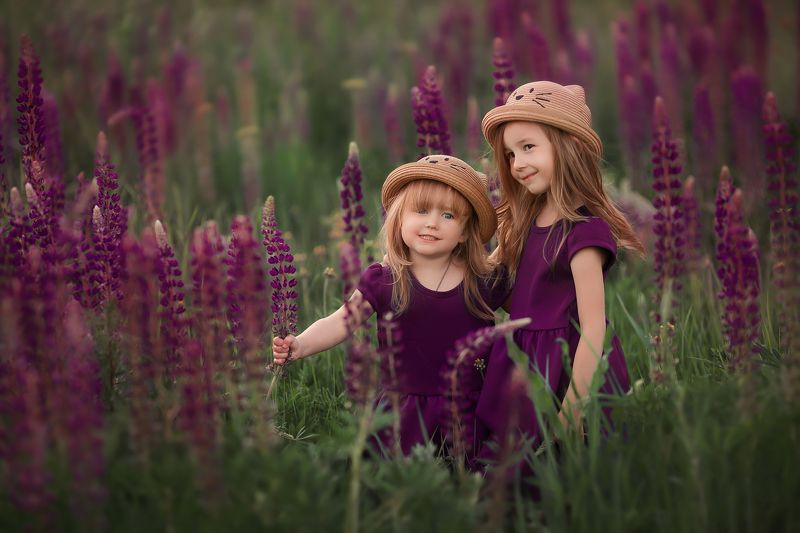 children, baby, family Хитрый взгляд фото превью