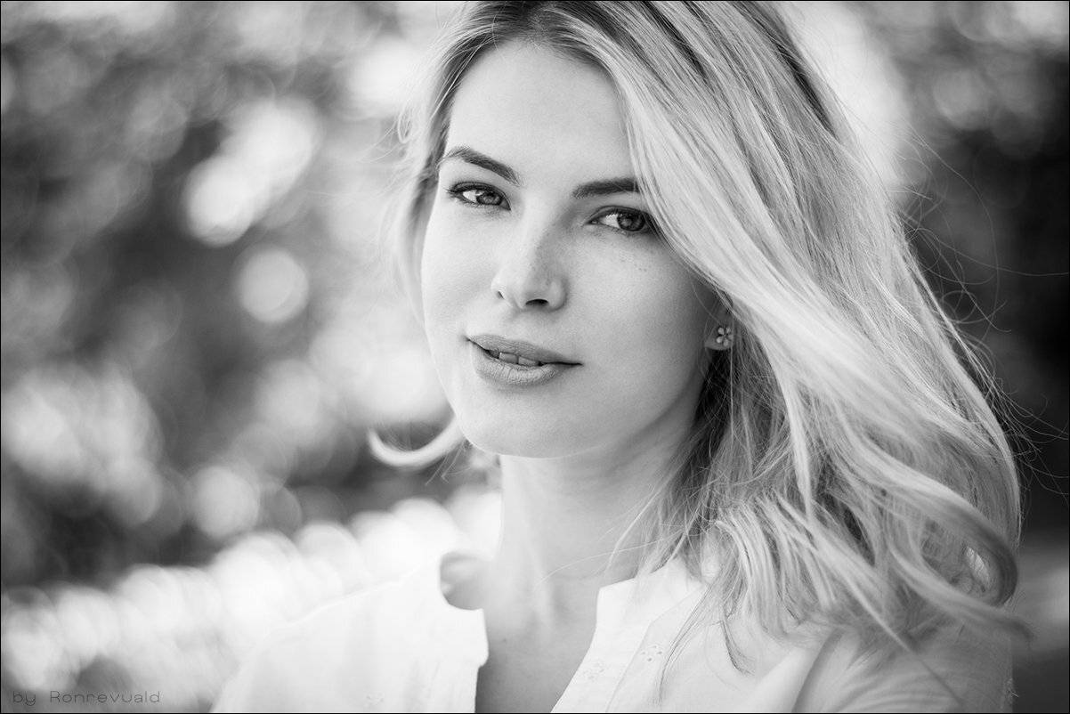 girl,portrait,light,street,beauty,fashion,eyes,moscow,свет,портрет,девушка,москва,blackandwhite,black&white,curly,чернобелое,кудри, Ronrevuald
