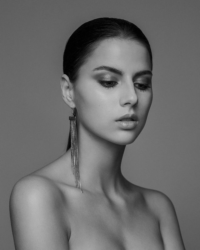 008 Portrait 2018 фото превью