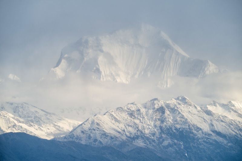 непал, гималаи, аннапурна, дхаулагири, горы, Дхаулагири, плывущая в облаках. 8168 м. фото превью