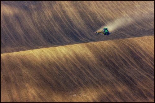 На крутой волне...