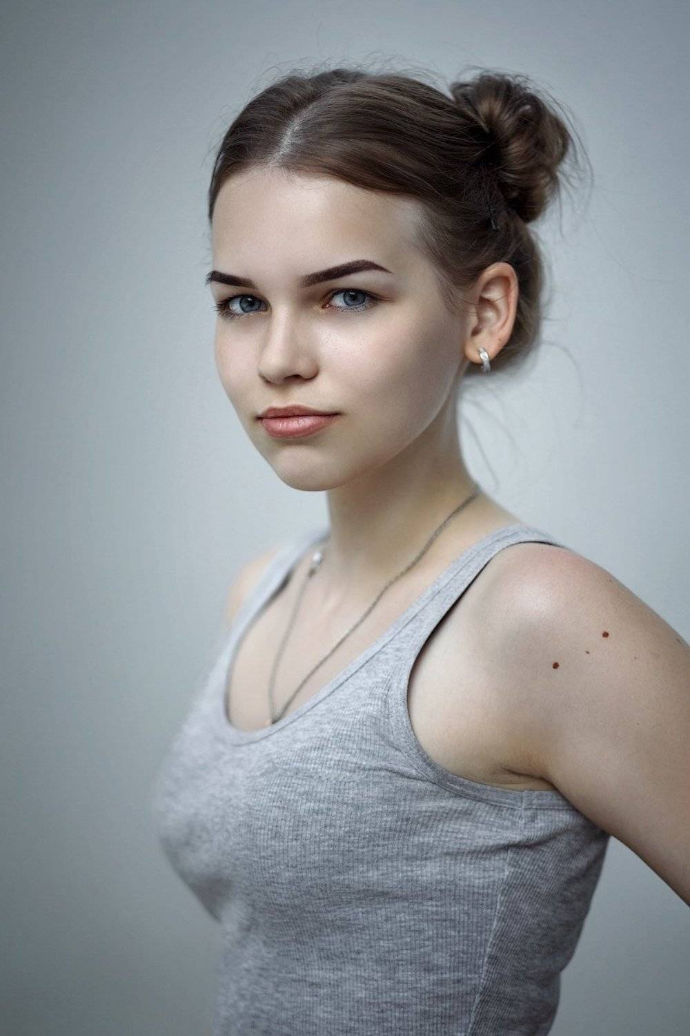 портрет девушка, Михаил Корнилов