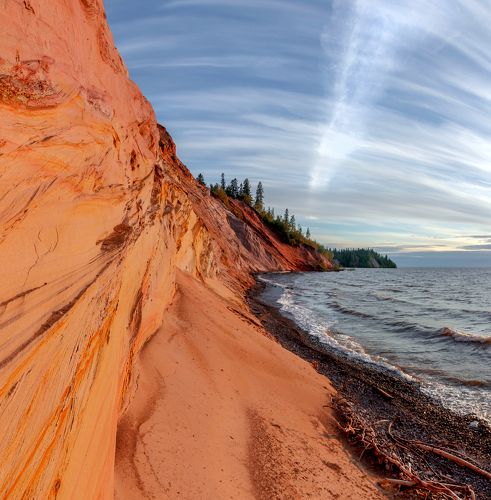 Вечерний свет у Андом горы. Онежское озеро.