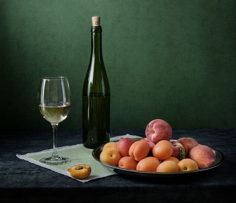 абрикосы, вино, персики Под абрикоску фото превью