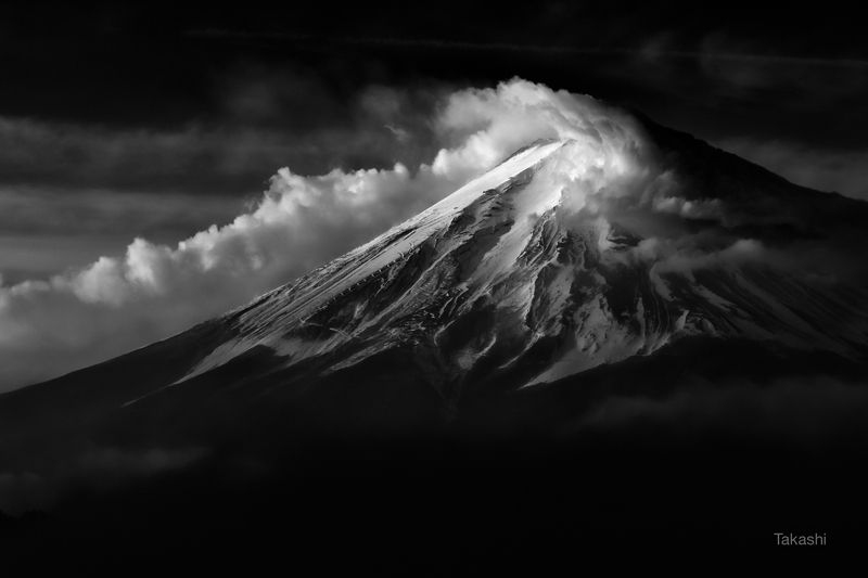 Fuji,Japan,mountain,cloud,snow,amazing,dramatic,black and white Actor appeared фото превью
