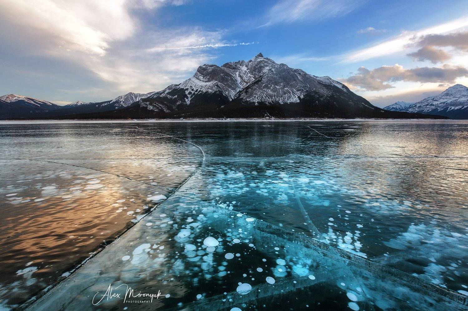 канада, альберта, метан, метанин, пузыри, лед, фото-тур, отражение, зима, снег, лед, горы, озеро, байкал,, Alex Mironyuk