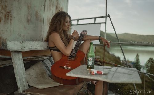 Дым по легким молодым.