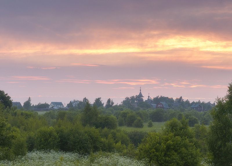 храм,закат,природа,пейзаж,небо,поля,православие,вера,россия Закатное небо над Благовещеньем. фото превью