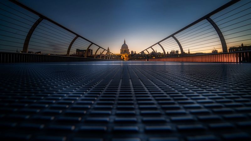 away фото превью
