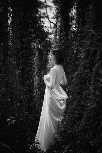 nude