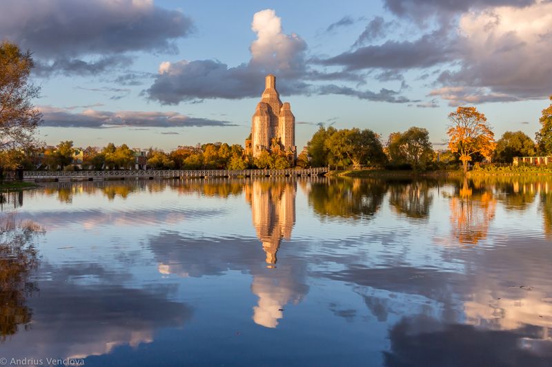 Wrapped church фото превью