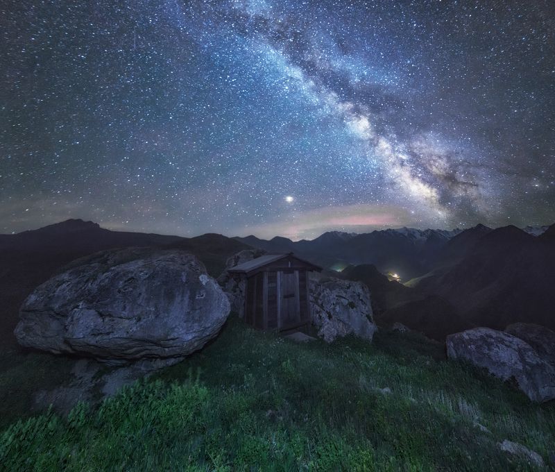 кавказ, северная осетия В горах Осетии. фото превью