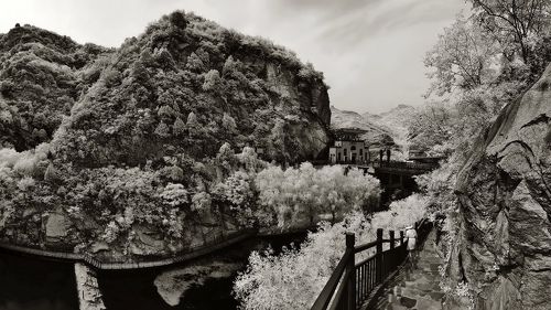 16 : 9