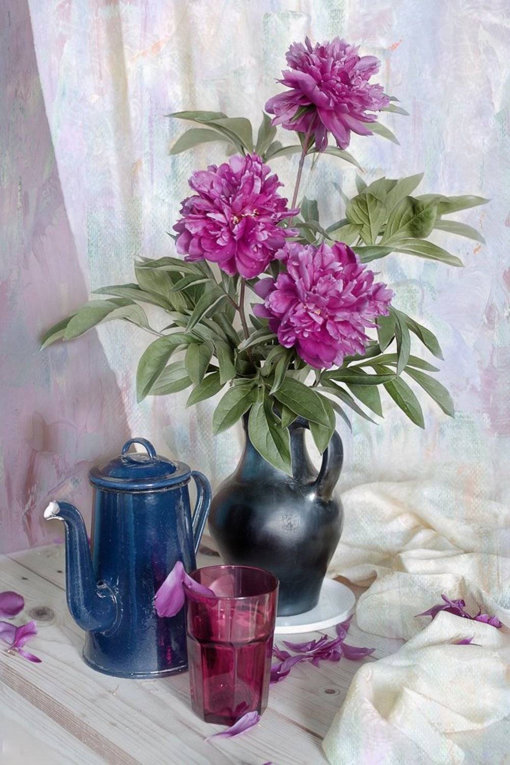натюрморт ,пионы,чайник ,стакан,лето,кухня,, Вера  Павлухина