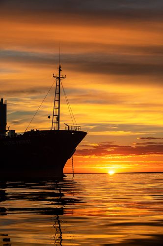 Закат на якорной стоянке.