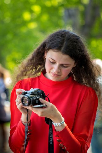 Девушка - фотограф