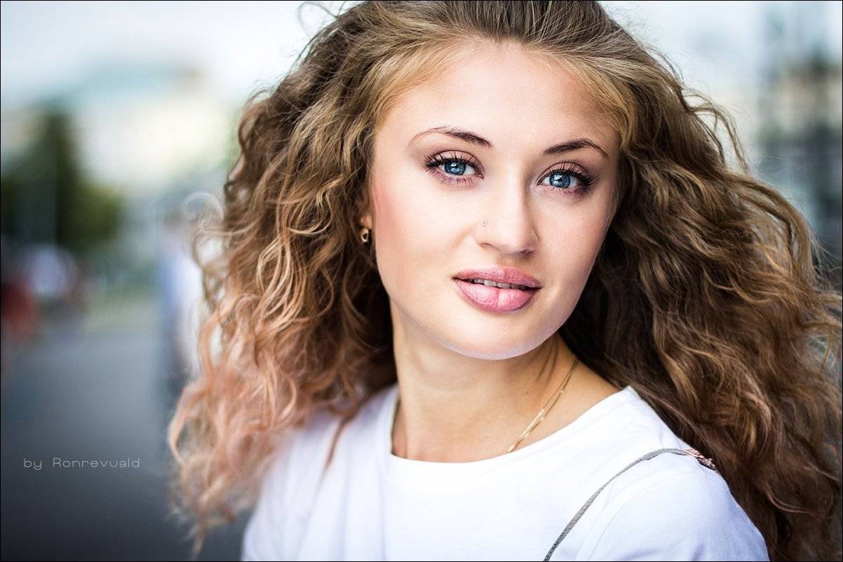 girl,portrait,light,beauty,fashion,eyes,moscow,свет,портрет,девушка,москва,curly,кудри, Ronrevuald