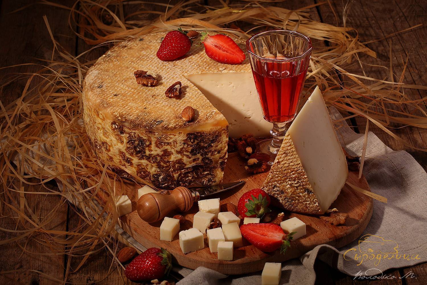 сыр,вино,наливка,клубника, Марина Володько
