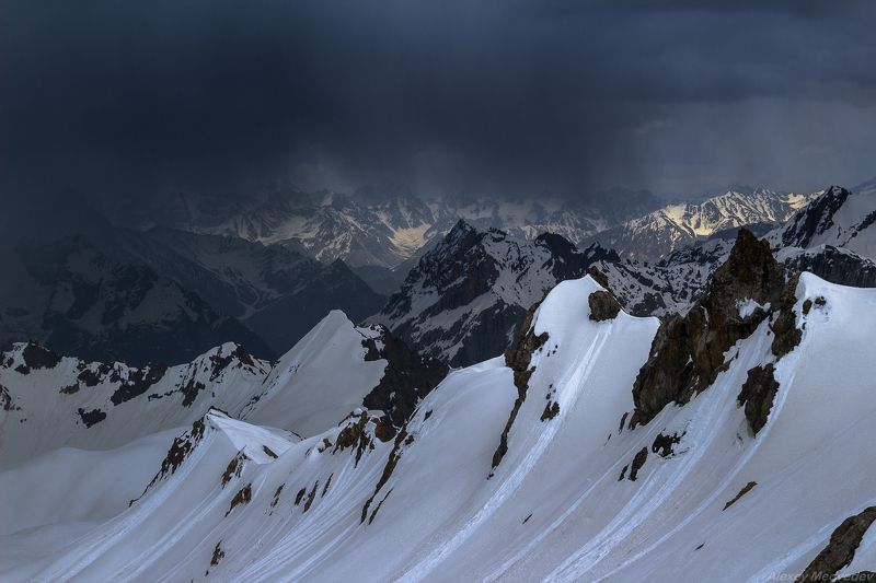 горы, скалы, таджикистан, фаны, перевал, снег, лавина, памир, казнок, mountains,tajikistan, фаны, Гроза приближается фото превью