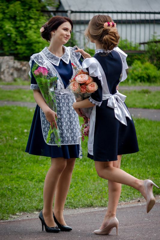 девочки, школьницы, школа, после школы, школьная форма, выпускники, последний звонок  фото превью