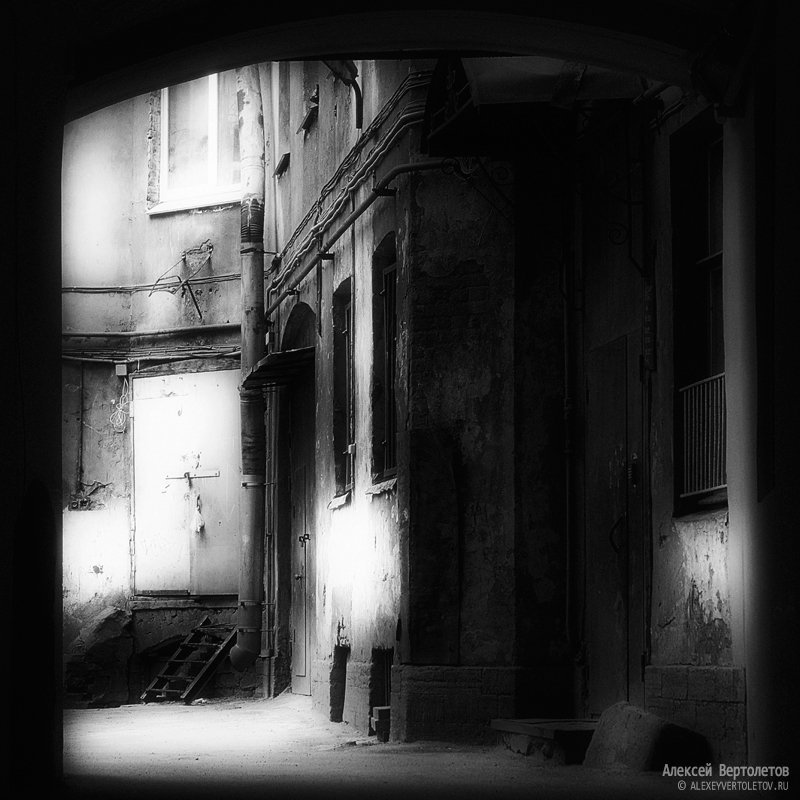 санкт-петербург, ленинград, фонтанка, двор, алексей вертолетов Не парадный Петербург фото превью