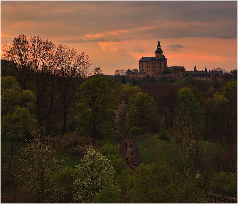 замок, горы, небо, пейзаж, лес старый замок фото превью