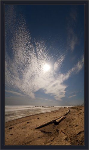 Жаркое апрельское солнце