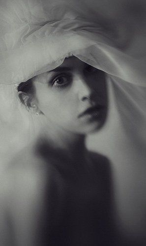 [pearl earring]