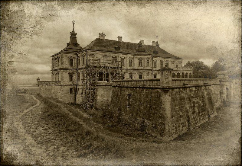 Подгорецкий замок фото превью