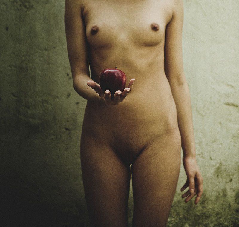 яблоко,руки яблоко фото превью