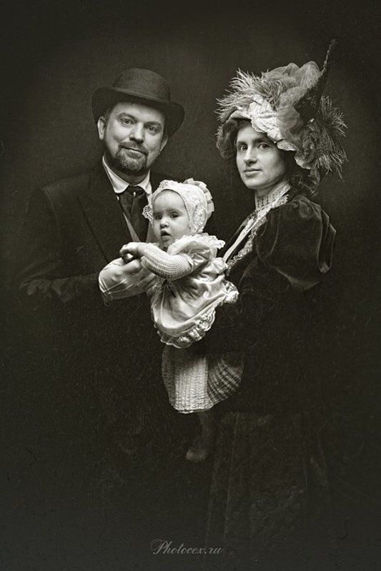 Семейный портрет в стиле модерн фото превью