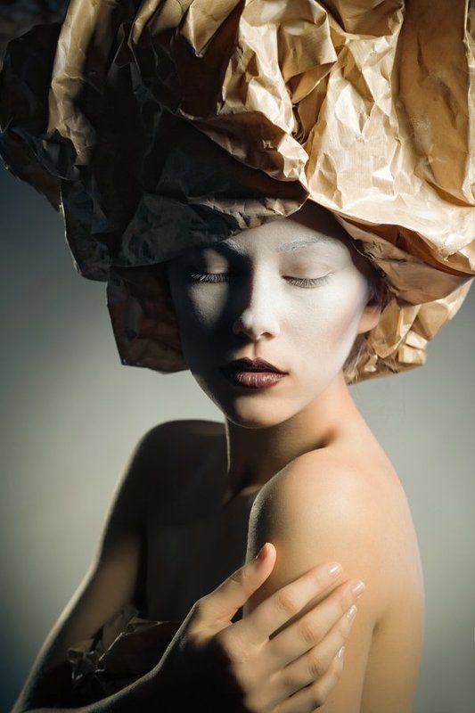 Paper Girl фото превью