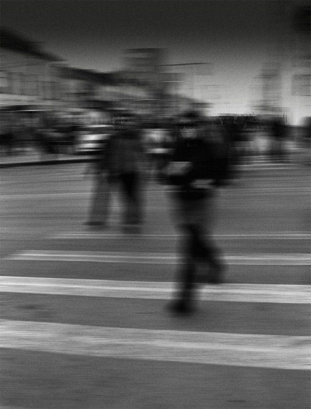 прохожие, черно-белое, жанр, улица, люди  фото превью