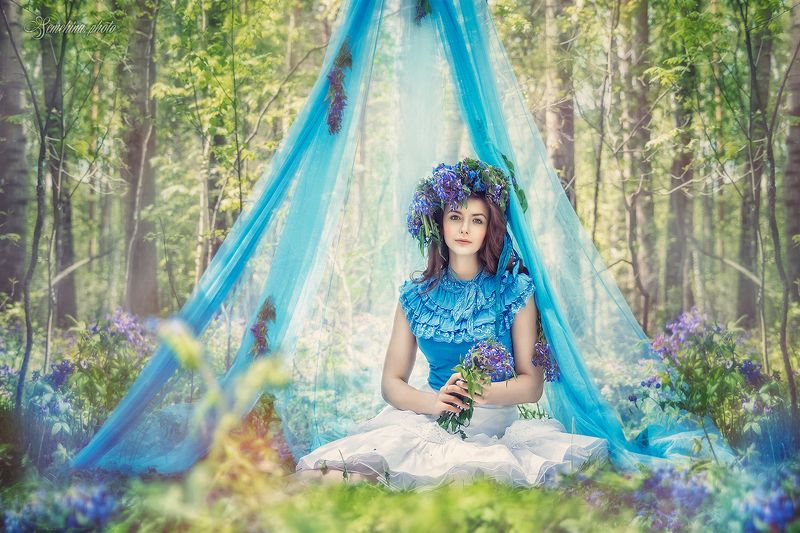 девушка, лес, дйюмовочка, сказка, лето, цветы, girl, summer,blue, fairytale, flower, flowers  фото превью