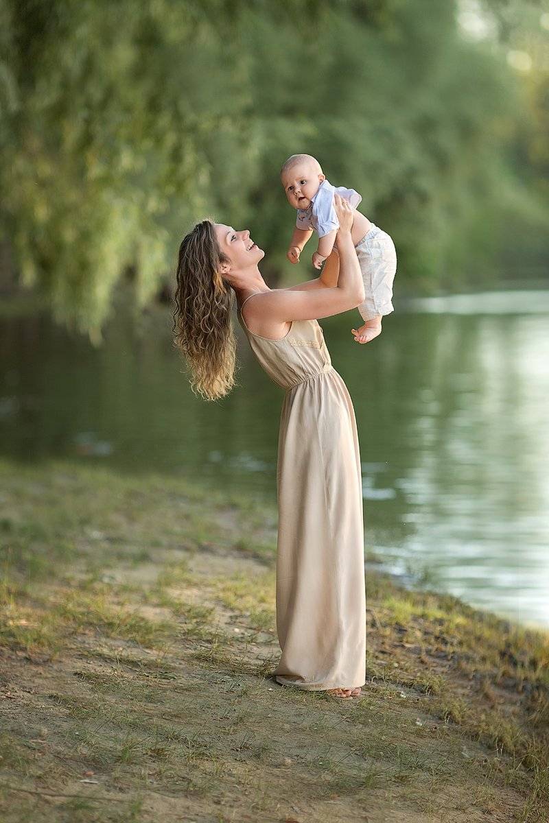 мама и сын, ребенок, мальчик, малыш, дети на фото, семейная фотосессия, детский и семейный фотограф ольга францева, детский фотограф, детское фото, закатное солнышко, красивый свет, лето, речка, радость, счастье, мама и малыш, семейная фотосессия, семья, , Францева Ольга