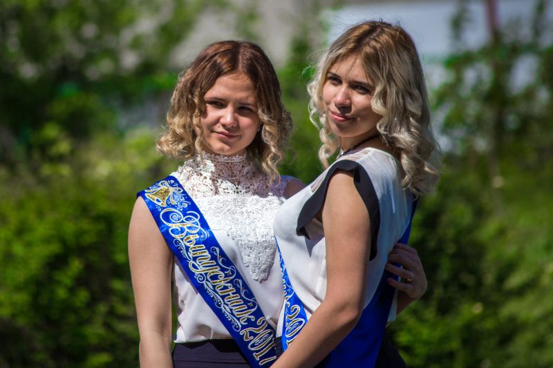 школа, последний звонок, выпускники, дети, девочки, школьники, ученики Выпускницы 9-го класса фото превью