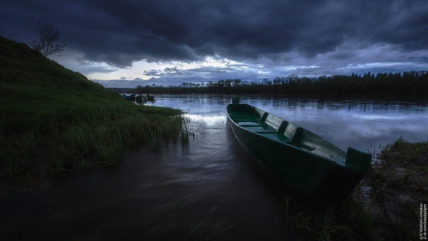 вечер, облака, тучи, река, яйва, лодка, поселок, пермский край, Владимир Ушаков