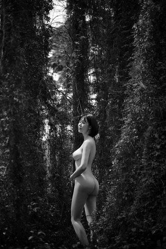 nude