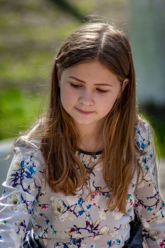 девочка, городской парк, праздник  фото превью