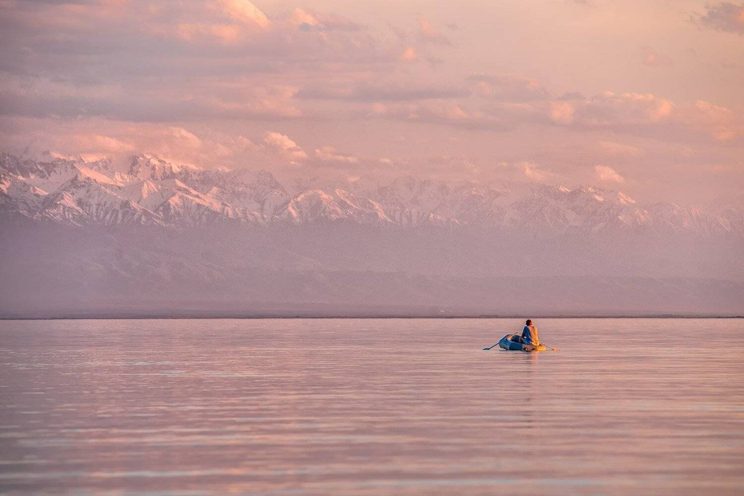 кахастан, алма-ата, озеро, горы, лодка, рыбак, закат, Алексей Вымятнин