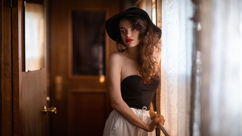 девушка, город, вечер, портрет, арт, поезд Departure фото превью